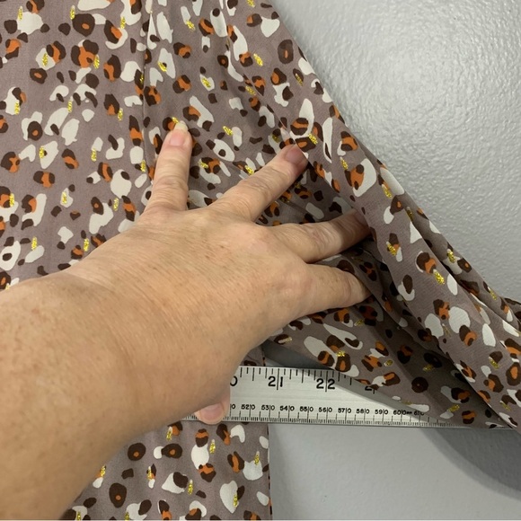 Entro taupe mauve gray leopard print shift dress with‎ peasant sleeve. Size M - Picture 10 of 10